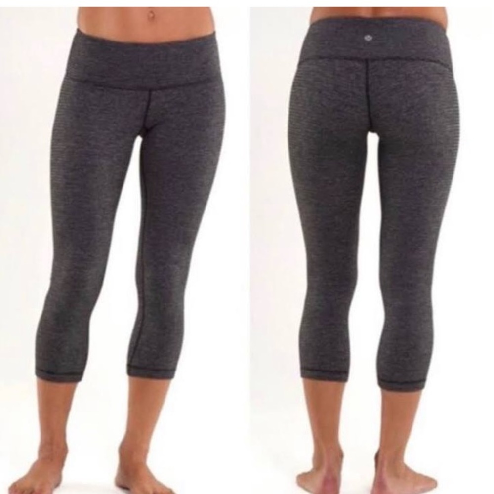 Lululemon cropped grey knit leggings